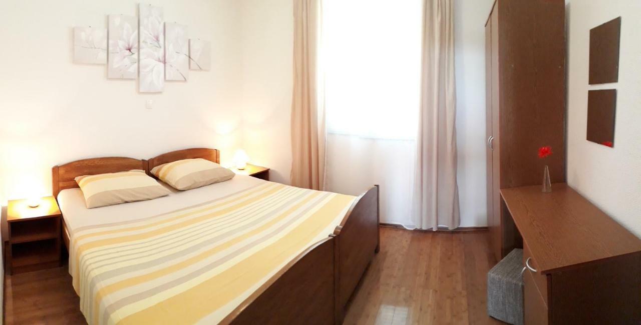 Apartments Golub Cesarica Exterior photo